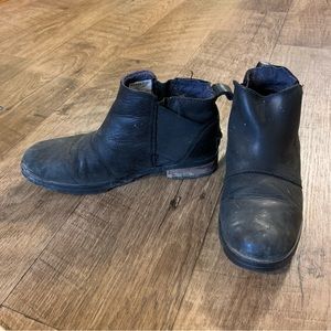 Sorel black ankle boots leather